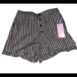Fashion on Earth grey striped shorts high waisted